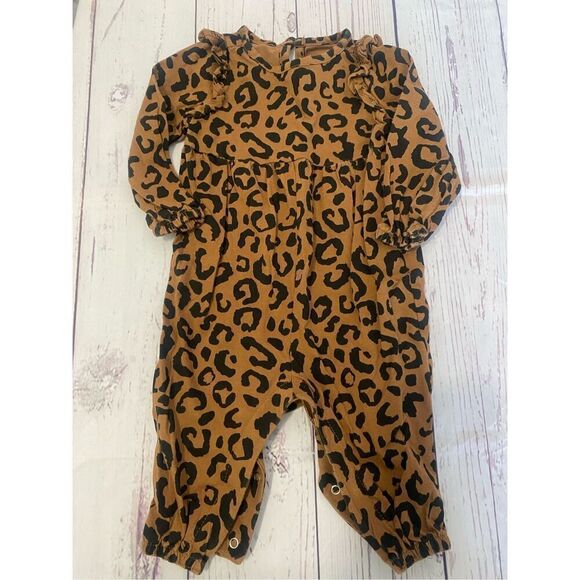 Baby girl outfit bundle - Picture 2 of 14